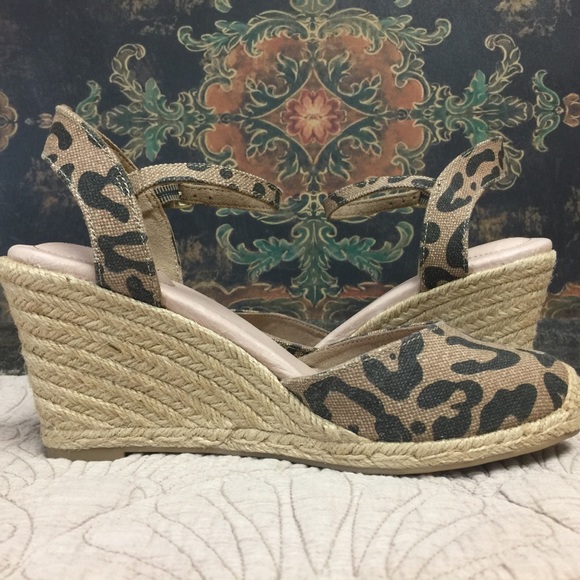 Leopard Espadrille Wedges Size 7.5 - Picture 3 of 7